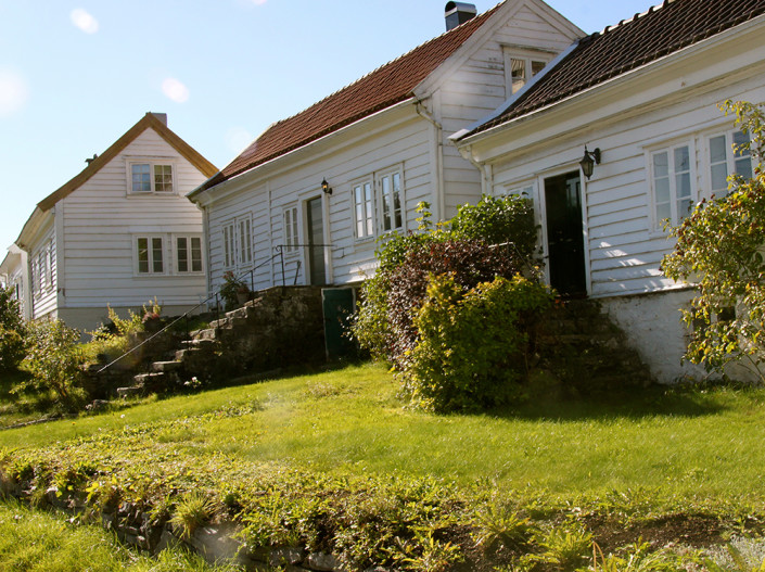 Alvøen - hvitmalte hus